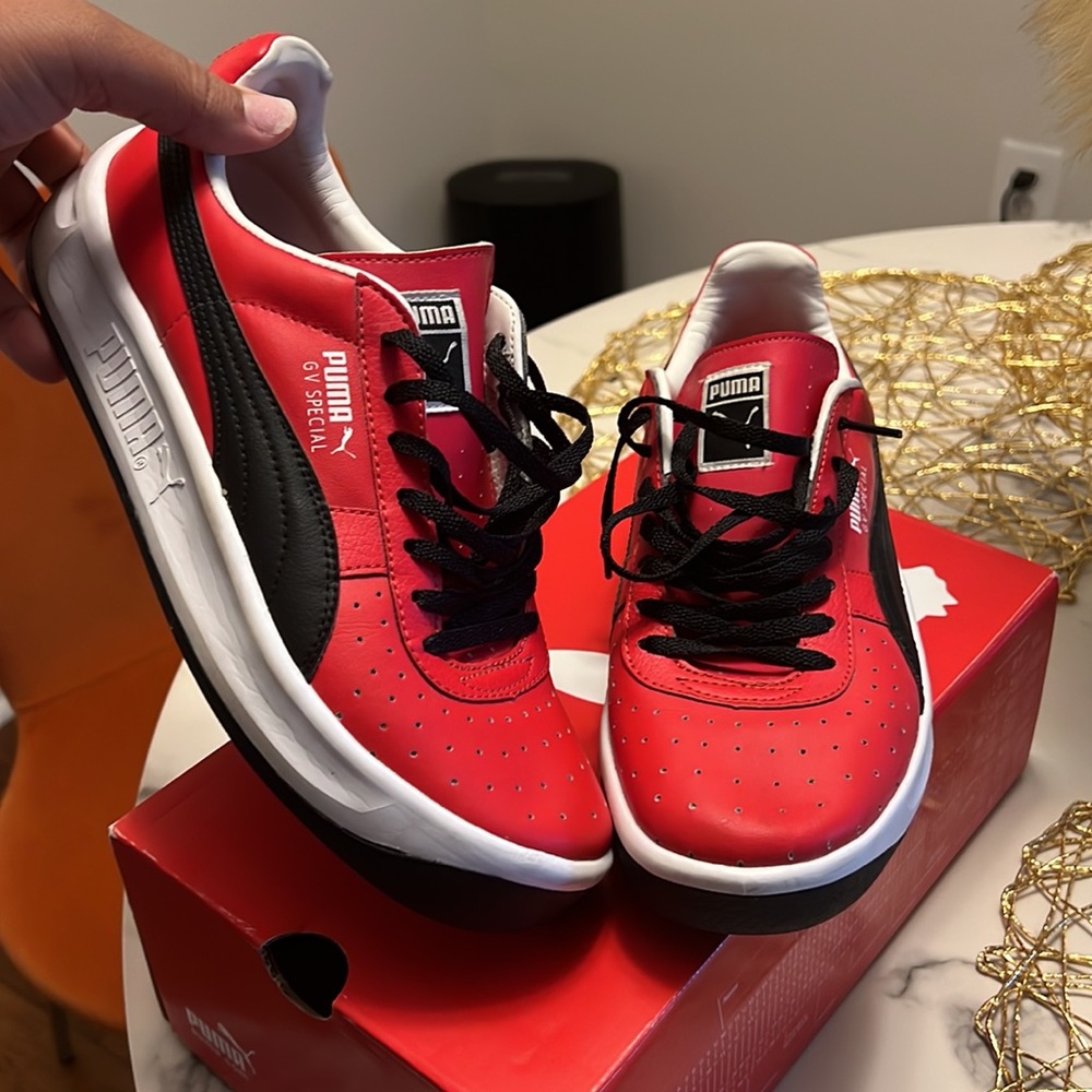 Puma shoes - Picture 3 of 3